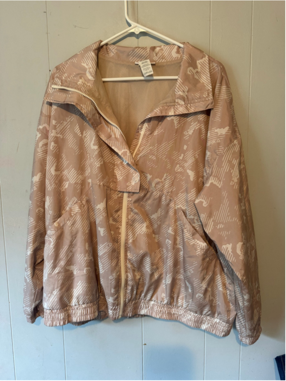 Women's Reebok Beige & White Camo Print Zip-Up Jacket, Size XXL